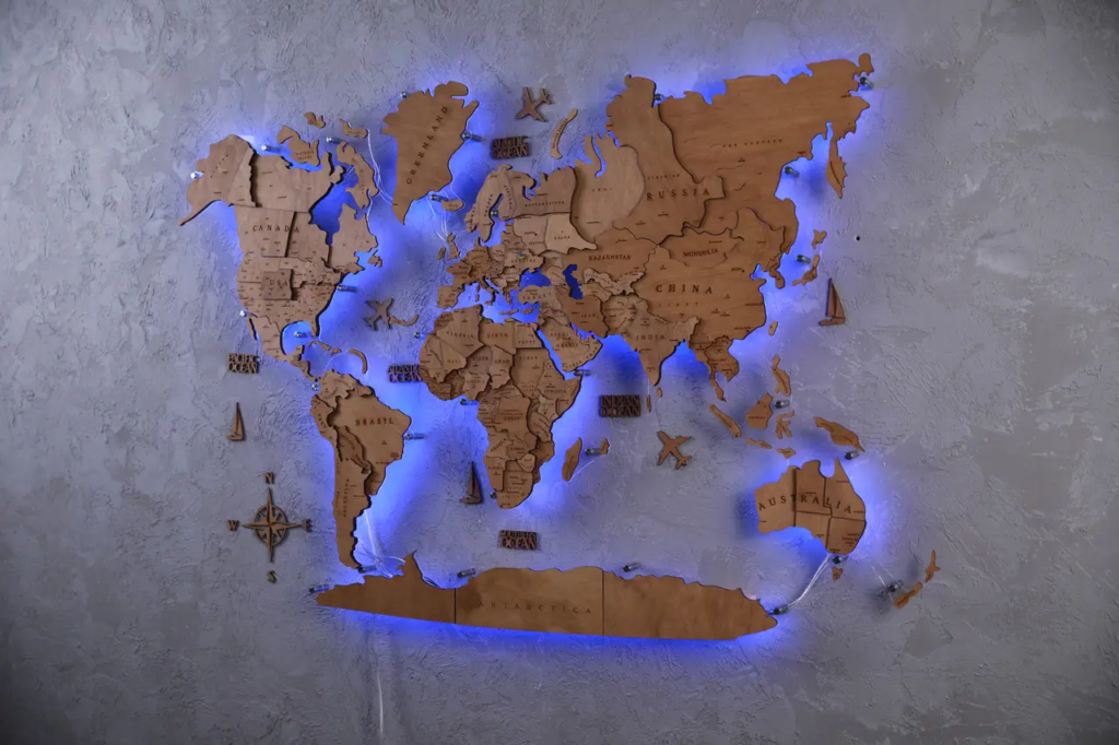 Як купити дерев'яну карту світу на стіну по найкращим цінам
