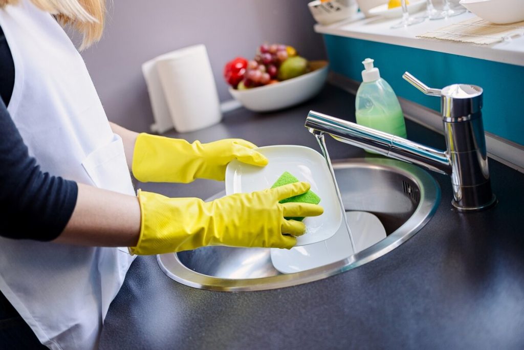 Почему стоит купить качественное средство для мытья посуды