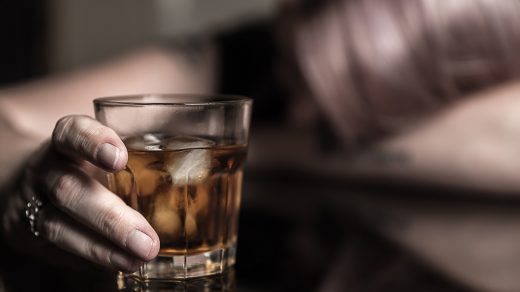Почему стоит лечить алкоголизм в квалифицированном центре